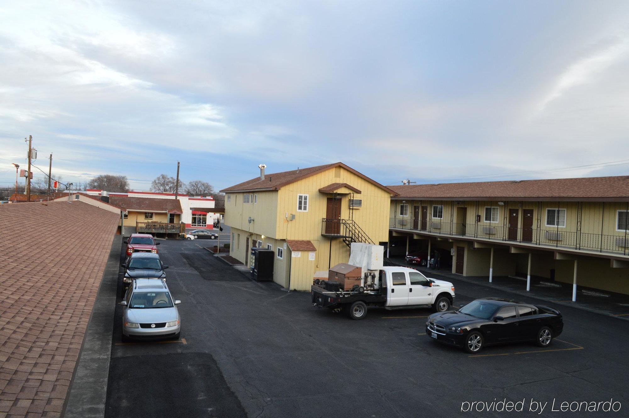 Economy Inn Hermiston Exteriör bild