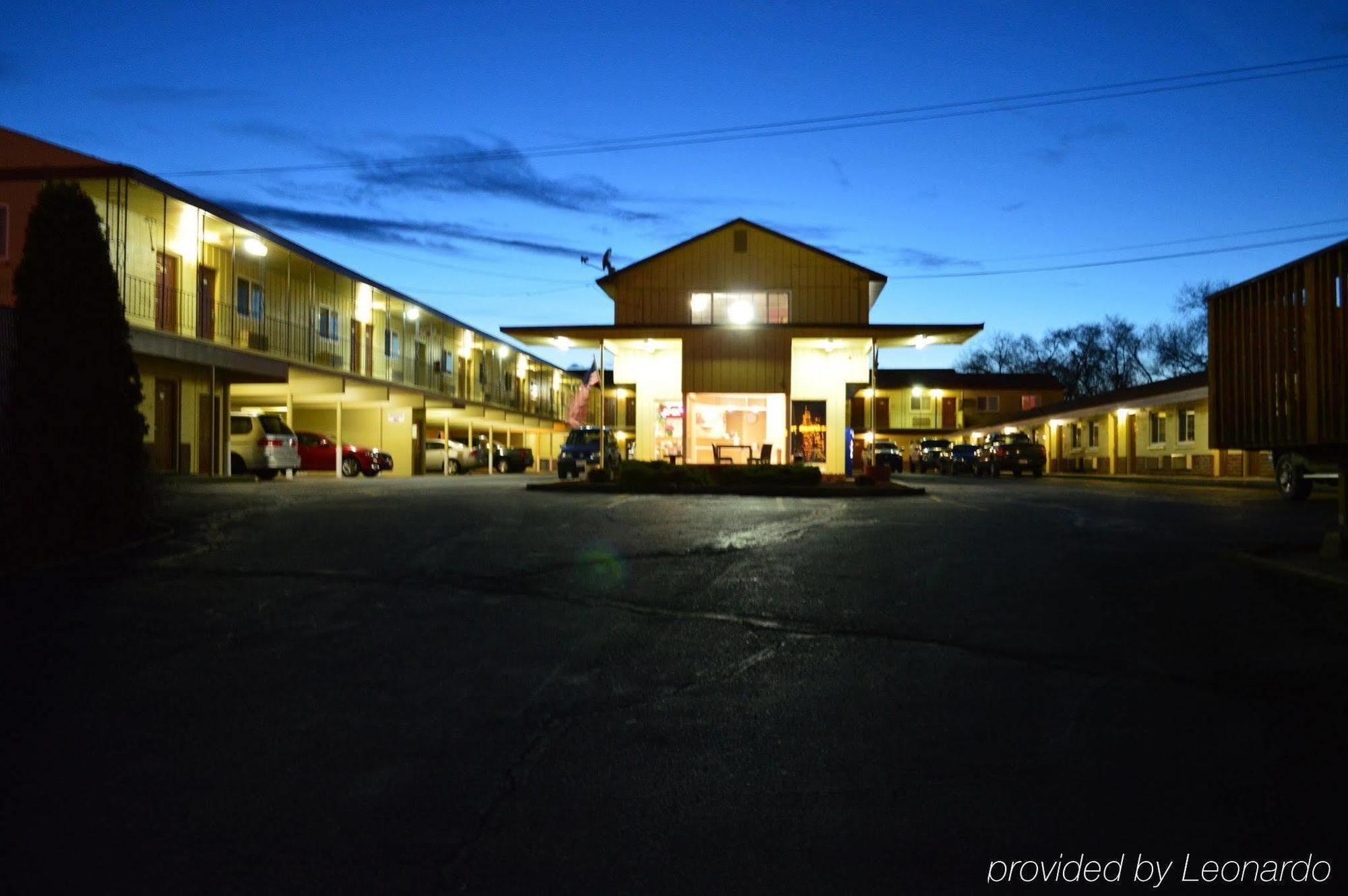 Economy Inn Hermiston Exteriör bild